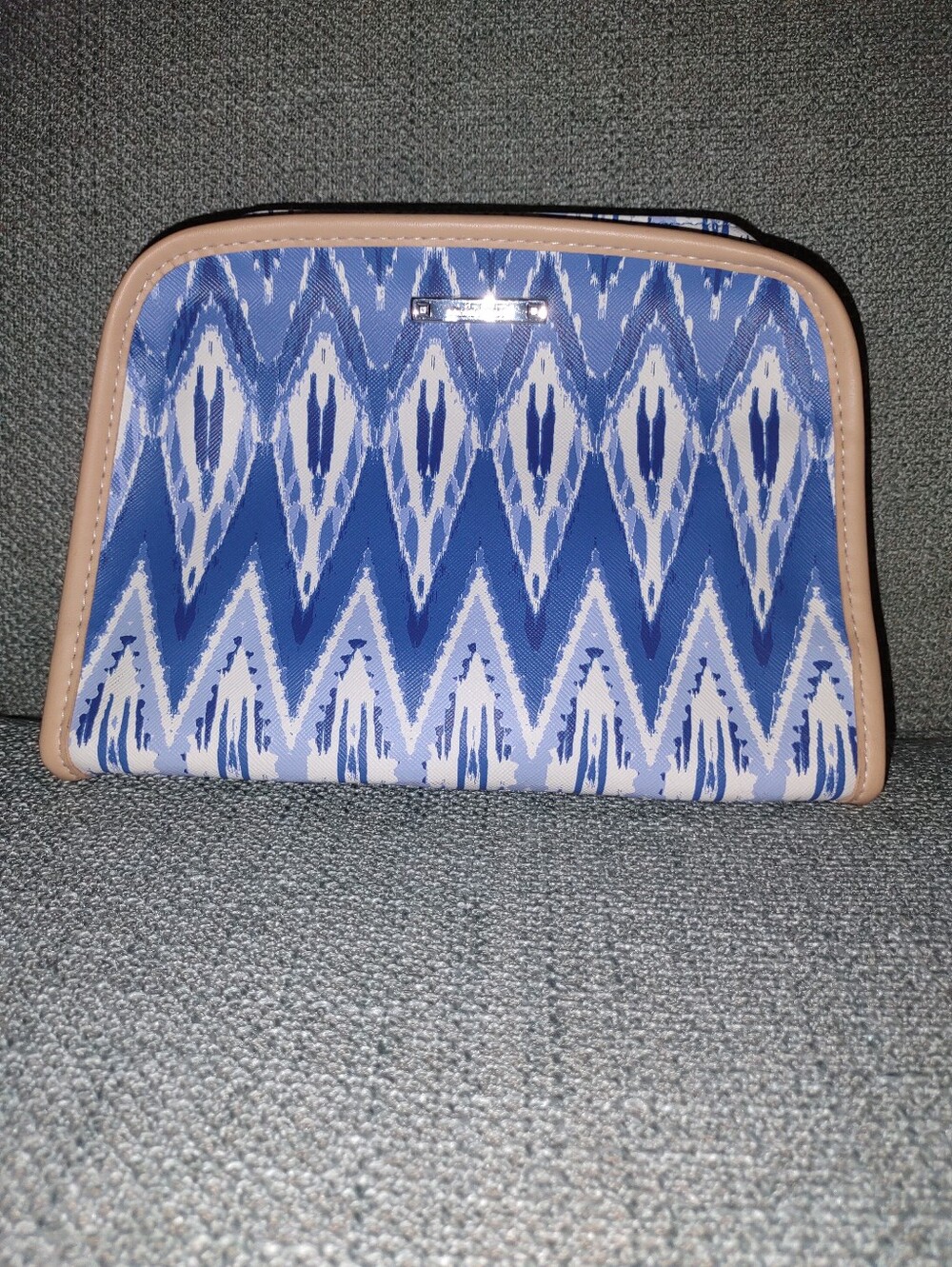 NWOT:Cosmetic Case